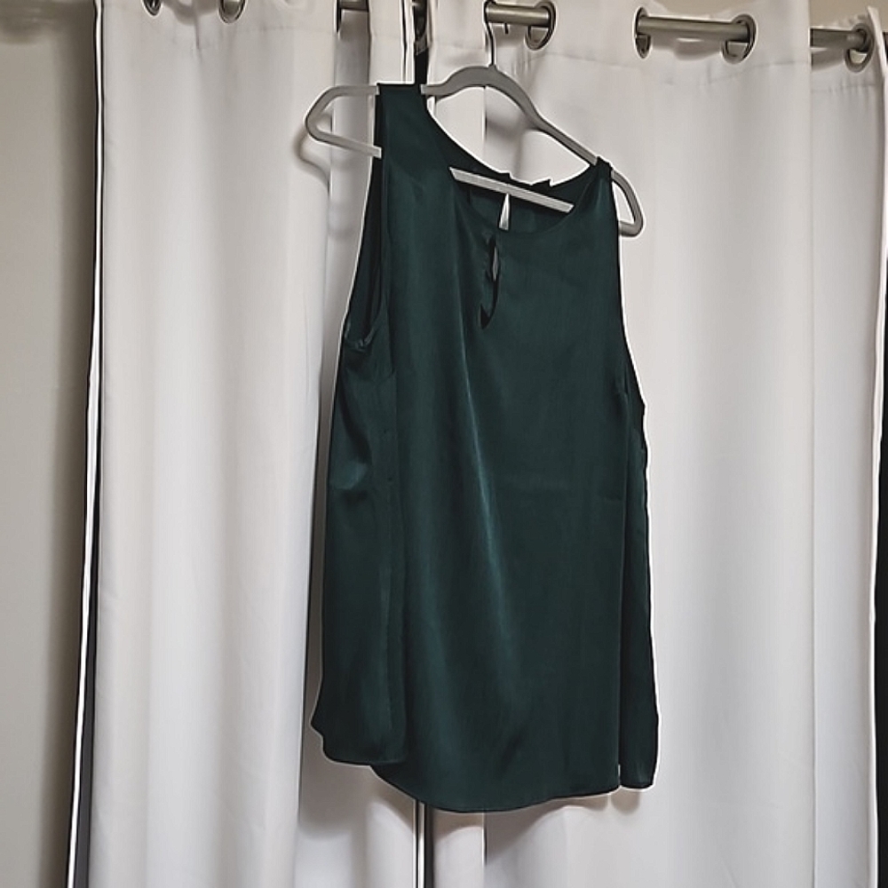 Torrid, sleevless shirt 2X